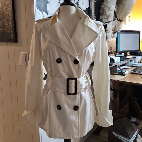 Dana Buchman Jackets & Blazers - Dana Buchman Women's White Trench Coat, Size Large L
